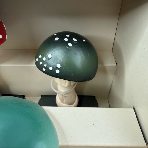John Derian Mushroom Fungi 5PC Decorative Figurines NWT - Picture 8 of 12